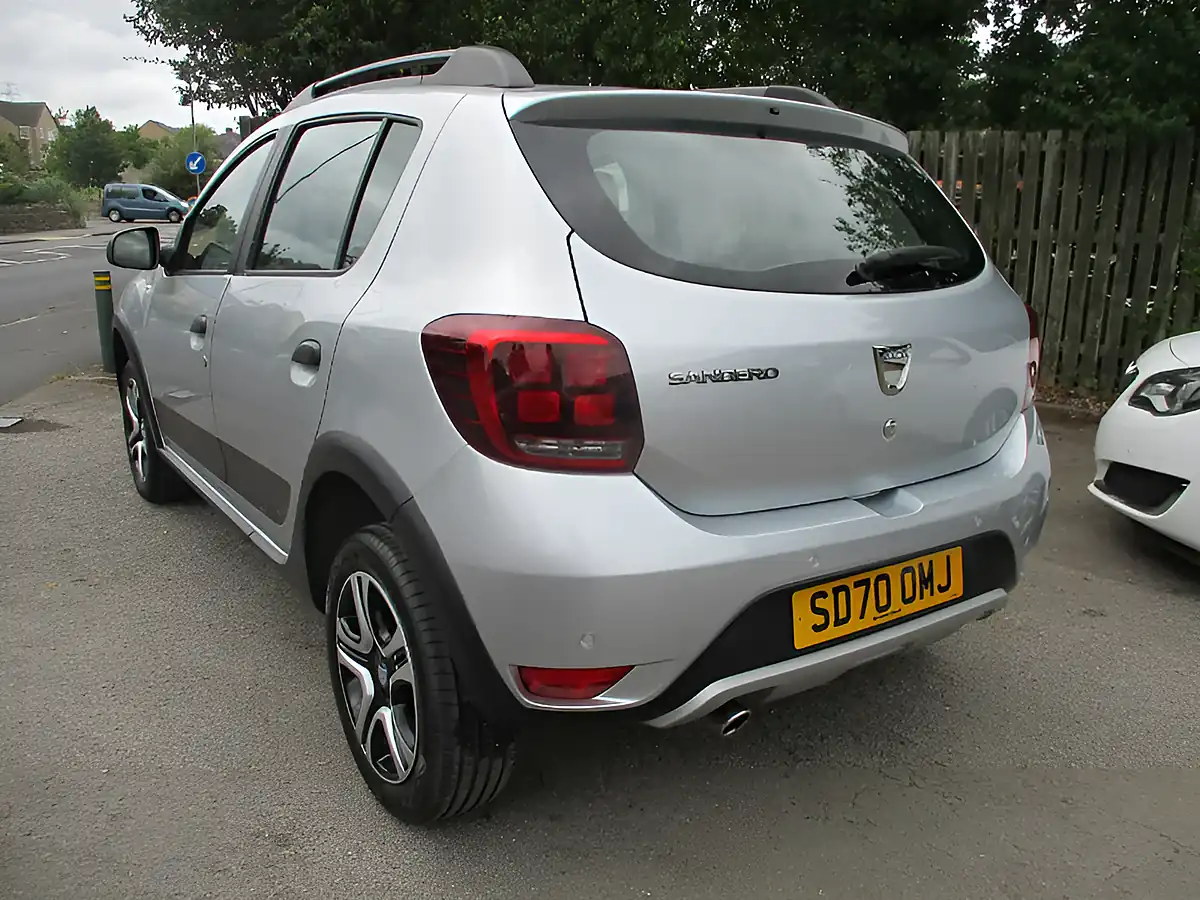 Used 2020 Dacia Sandero Stepway Se Twenty Grey - Interior and Exterior details 7