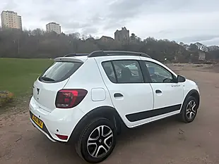 Used 2020 Dacia Sandero Stepway Se Twenty White - Interior and Exterior details 11