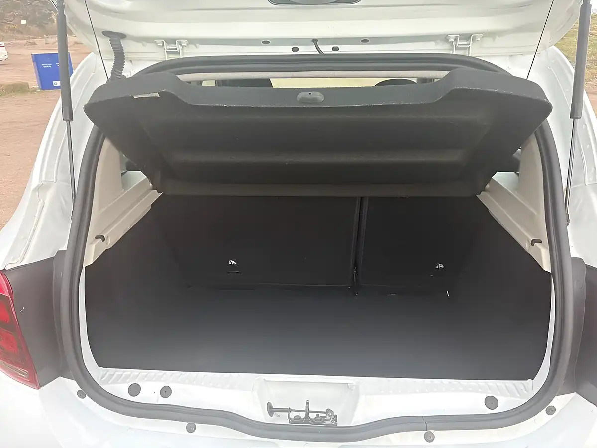Used 2020 Dacia Sandero Stepway Se Twenty White - Interior and Exterior details 13