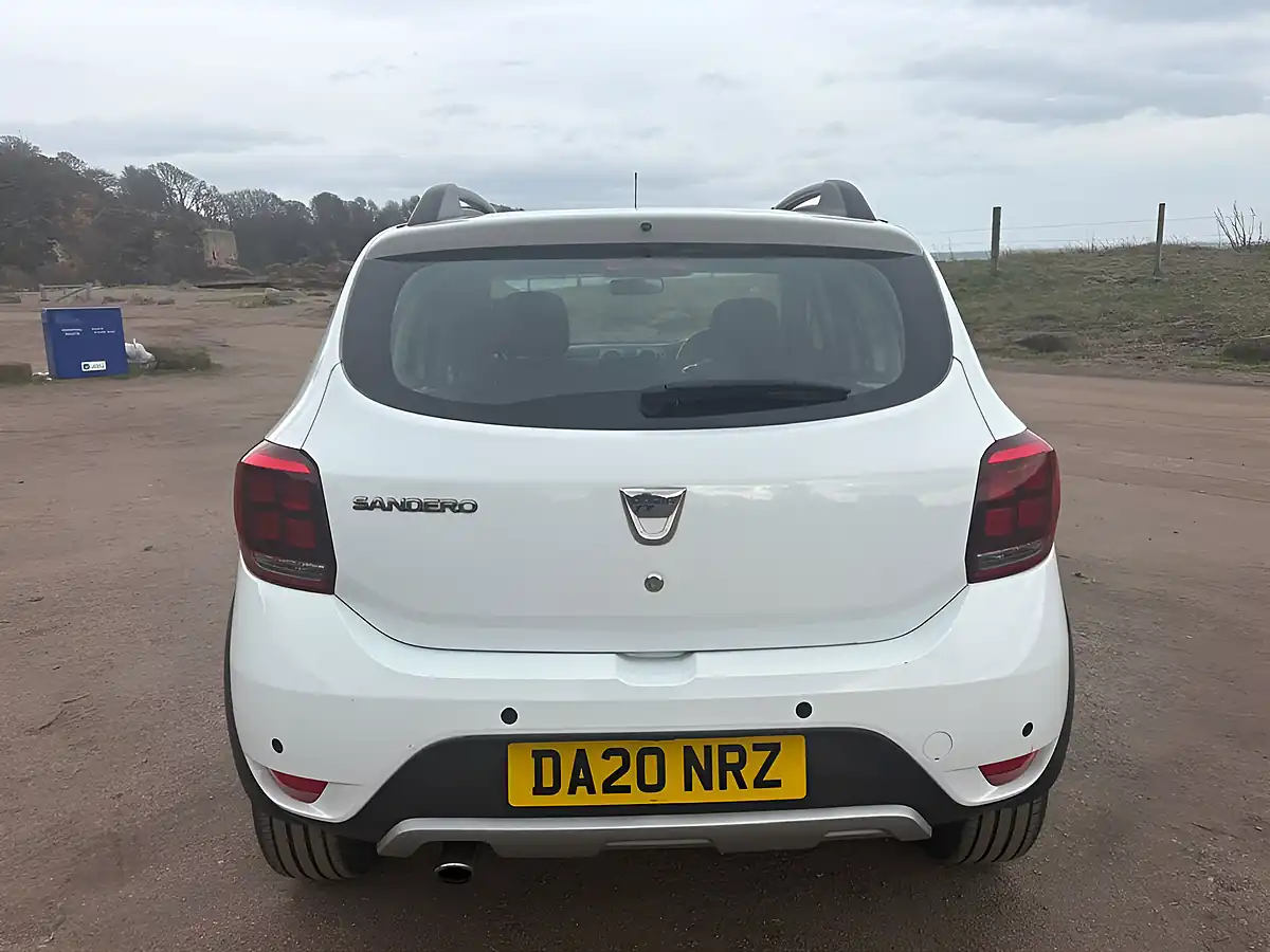 Used 2020 Dacia Sandero Stepway Se Twenty White - Interior and Exterior details 15