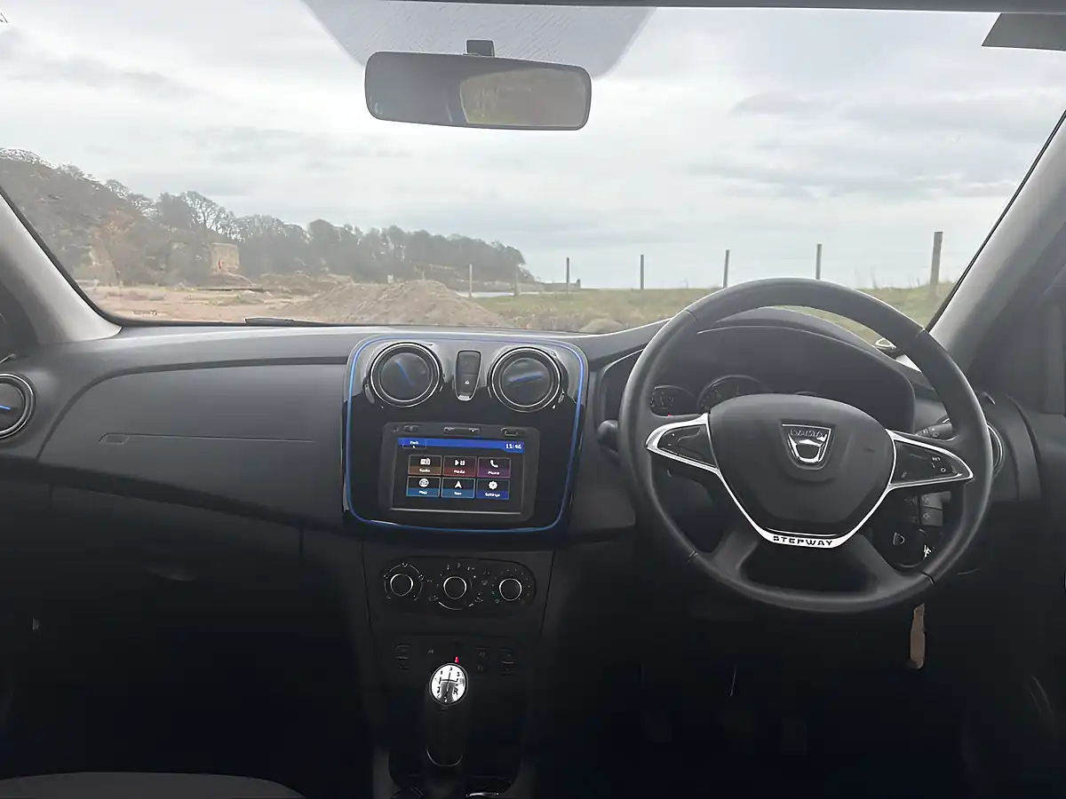 Used 2020 Dacia Sandero Stepway Se Twenty White - Interior and Exterior details 9