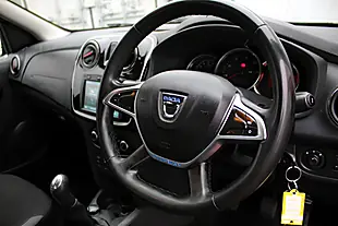 Used 2020 Dacia Sandero Stepway Techroad Red - Interior and Exterior details 14