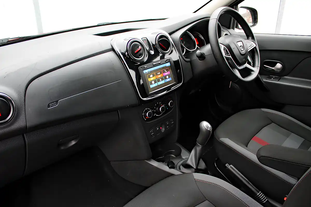 Used 2020 Dacia Sandero Stepway Techroad Red - Interior and Exterior details 15