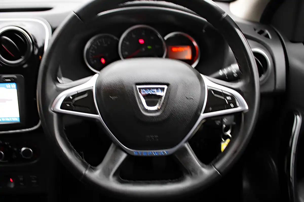 Used 2020 Dacia Sandero Stepway Techroad Red - Interior and Exterior details 17