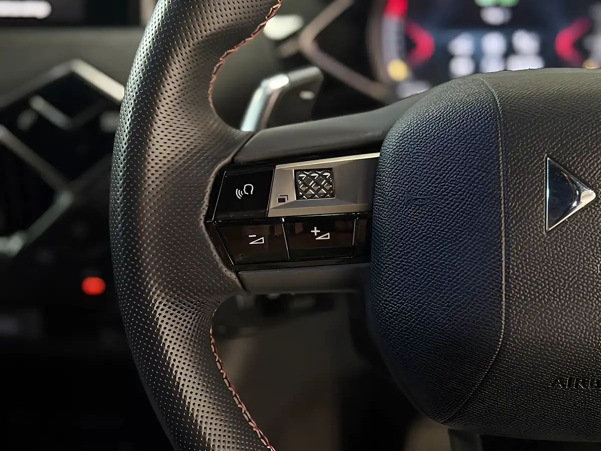 Used 2020 DS Automobiles 4 Performance Line Crossback Grey - Interior and Exterior details 10