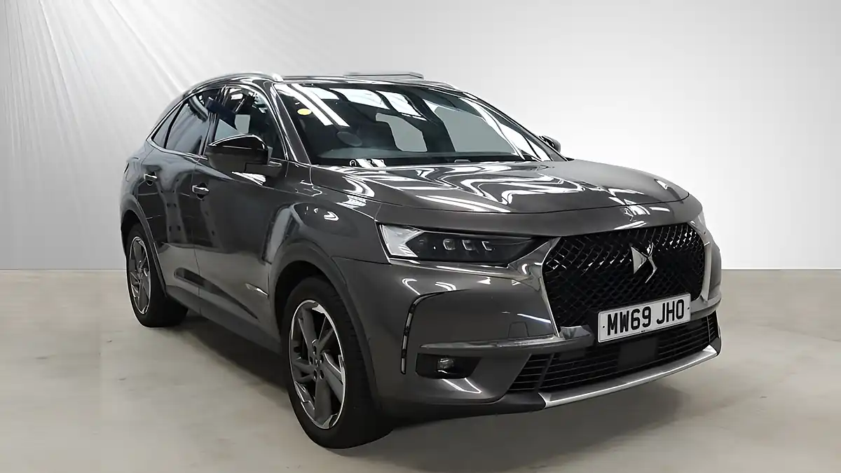 Used 2020 DS Automobiles 4 Prestige Crossback Grey - Front View