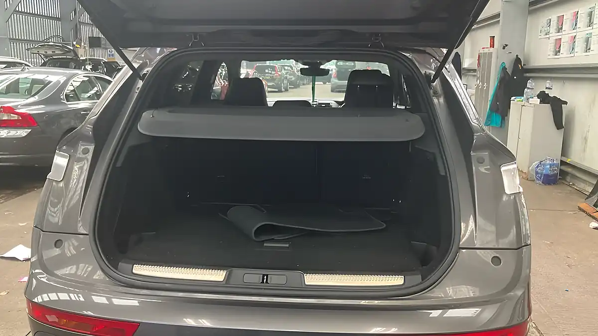 Used 2020 DS Automobiles 4 Prestige Crossback Grey - Interior and Exterior details 19