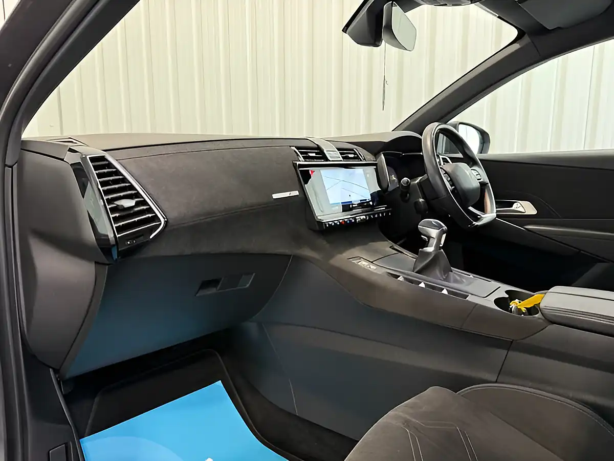 Used 2020 DS Automobiles DS 7 Performance Line Crossback Platinum Grey - Interior and Exterior details 14