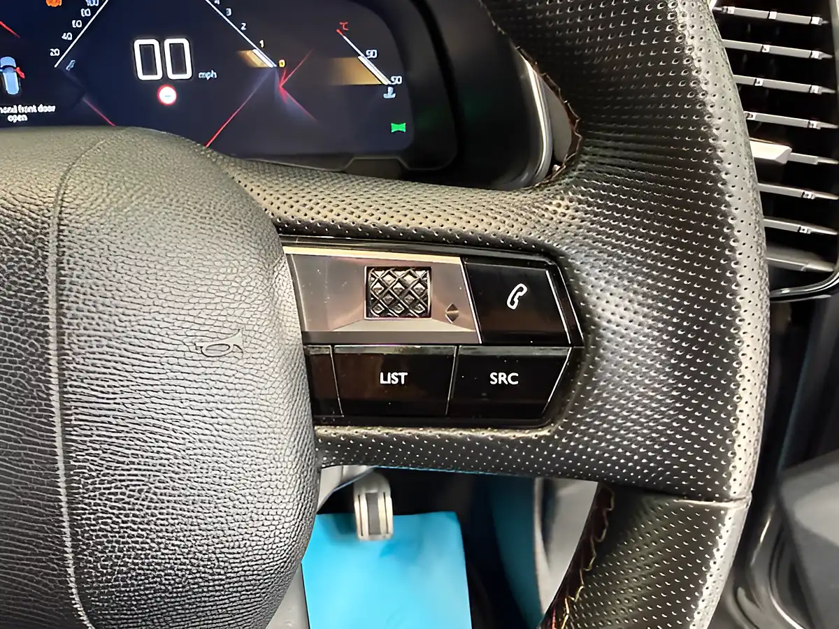 Used 2020 DS Automobiles DS 7 Performance Line Crossback Platinum Grey - Interior and Exterior details 19