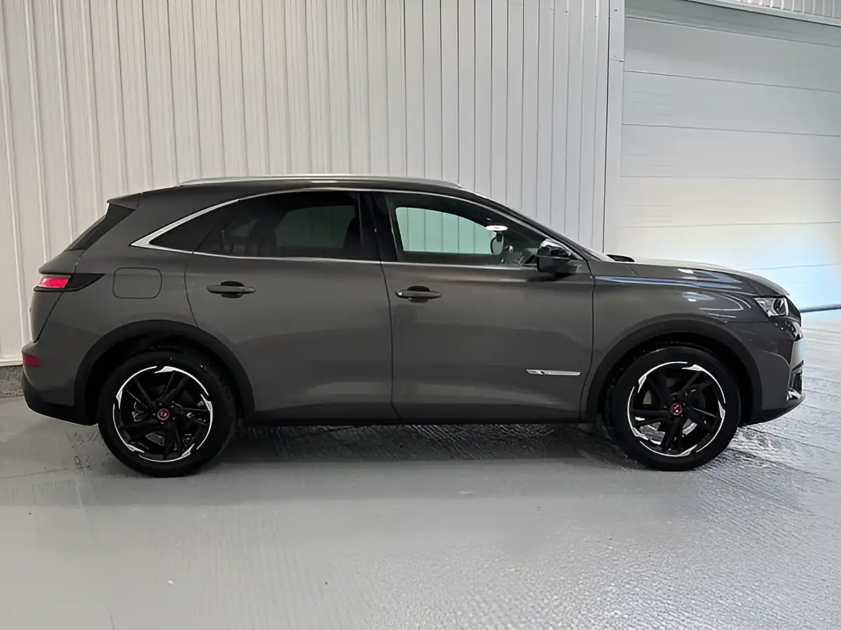 Used 2020 DS Automobiles DS 7 Performance Line Crossback Platinum Grey - Interior and Exterior details 4