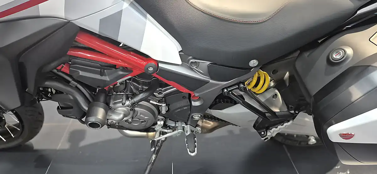 Used 2020 Ducati Multistrada 950 S Spoked Gp White - Interior and Exterior details 6