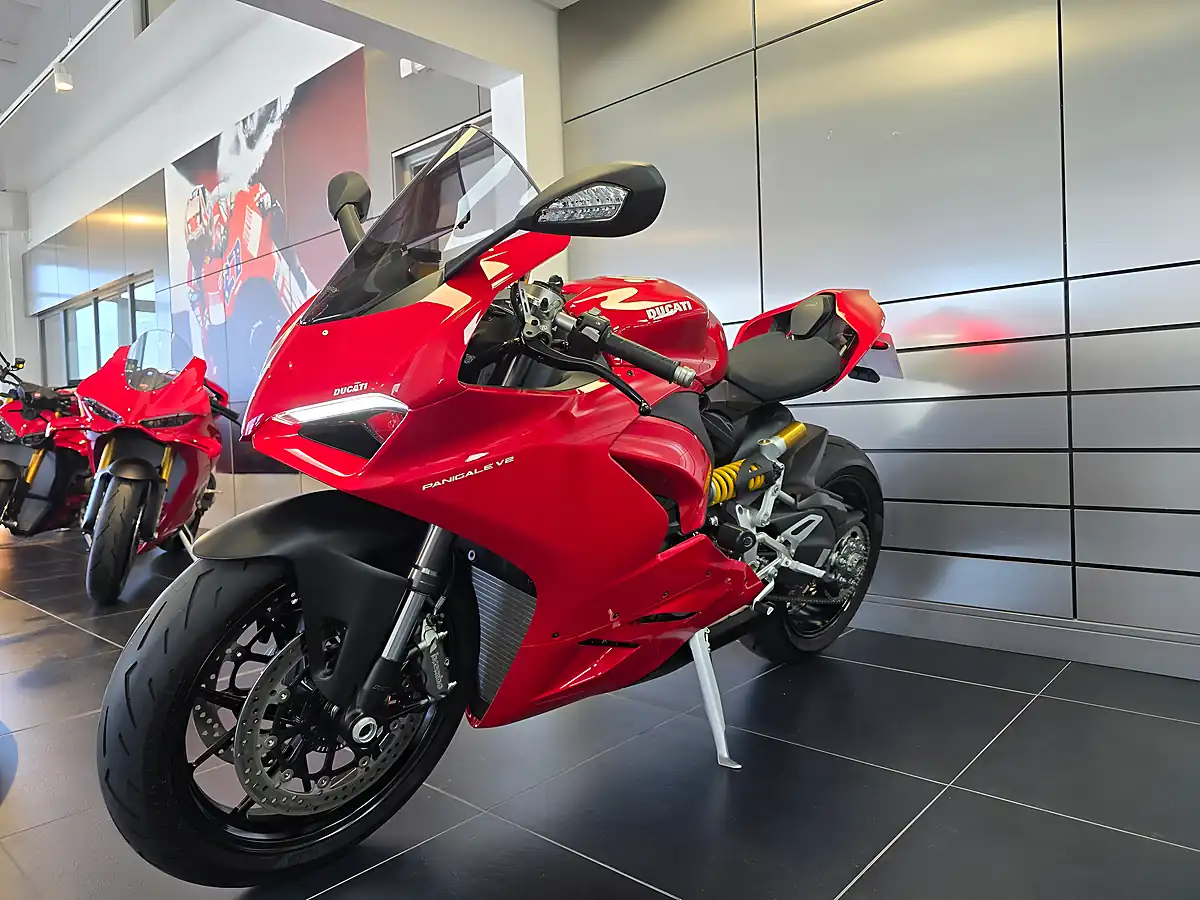 Used 2020 Ducati Panigale V2 Red - Interior and Exterior details 10