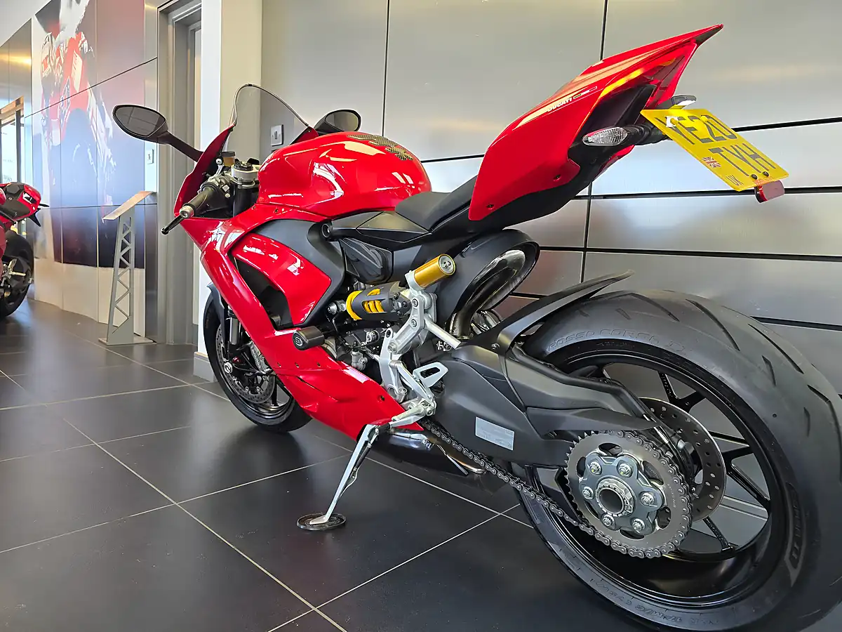 Used 2020 Ducati Panigale V2 Red - Interior and Exterior details 15