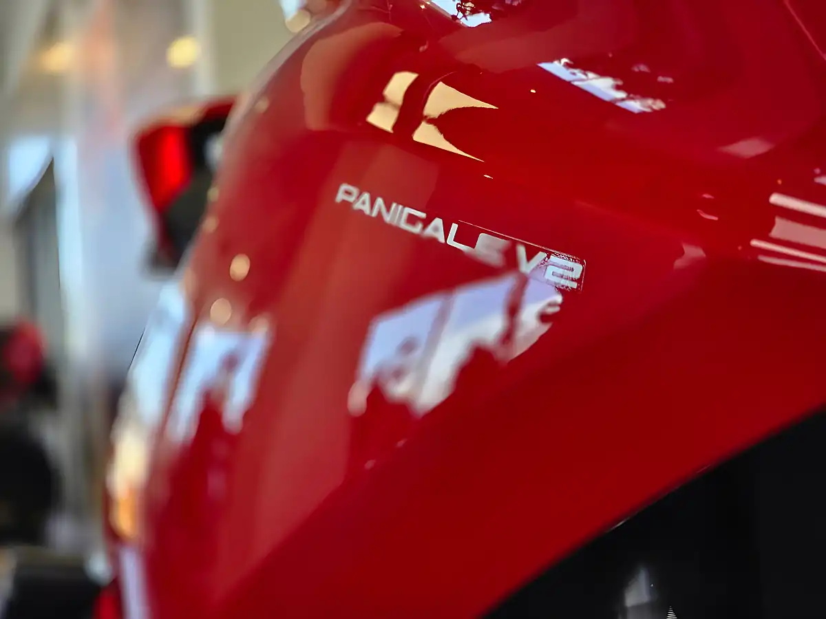 Used 2020 Ducati Panigale V2 Red - Interior and Exterior details 8
