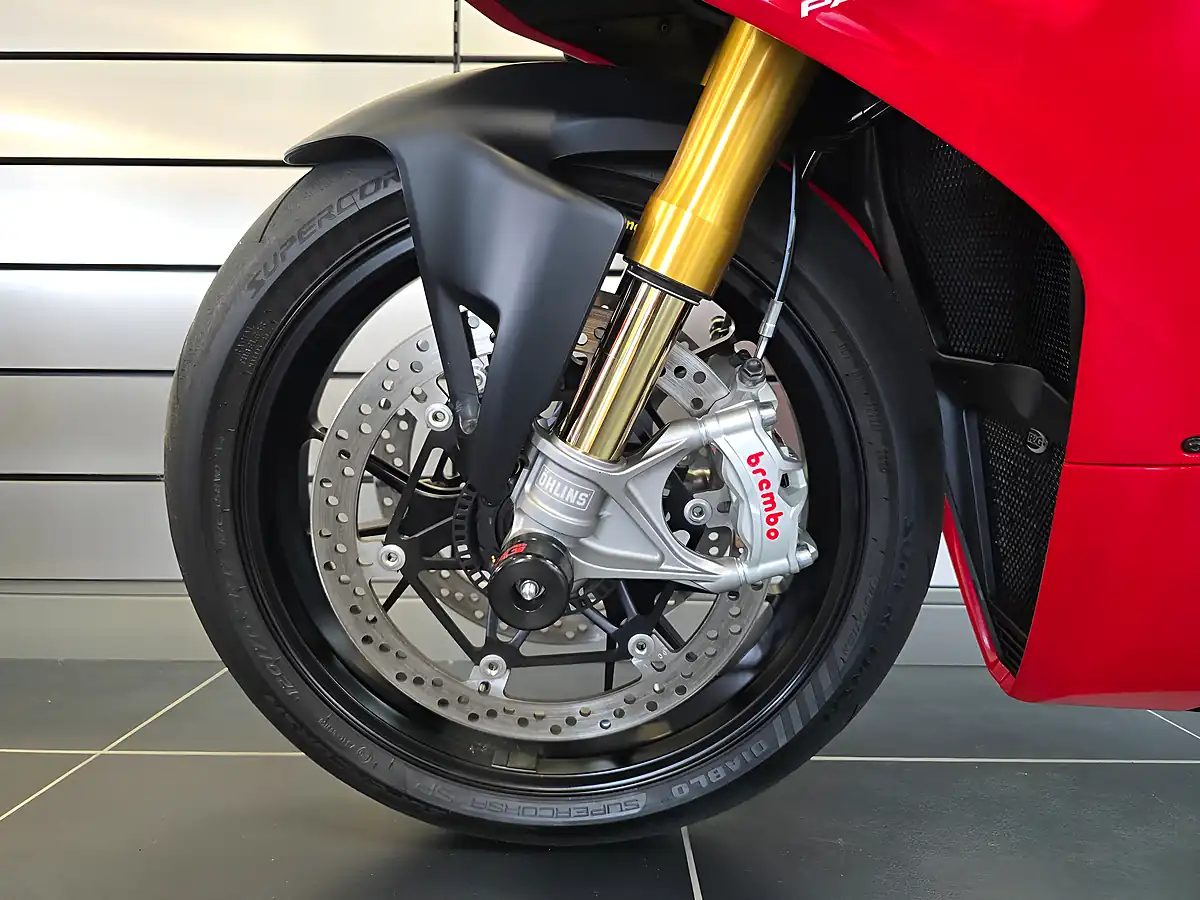 Used 2020 Ducati Panigale V4 S Red - Interior and Exterior details 16