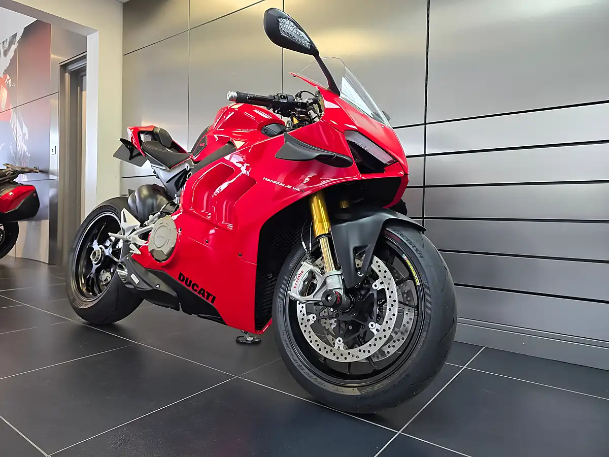 Used 2020 Ducati Panigale V4 S Red - Interior and Exterior details 2