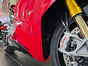Used 2020 Ducati Panigale V4 S Red - Interior and Exterior details 5