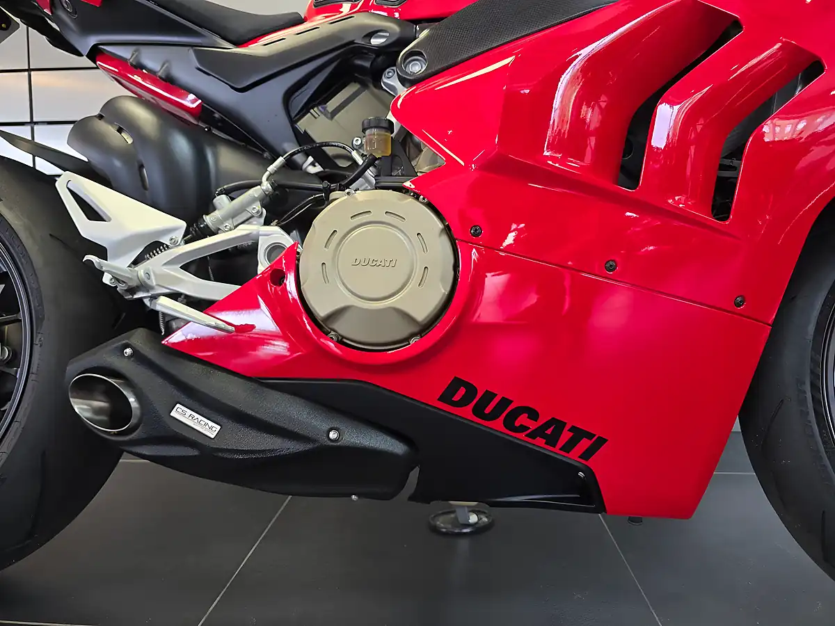 Used 2020 Ducati Panigale V4 S Red - Interior and Exterior details 6