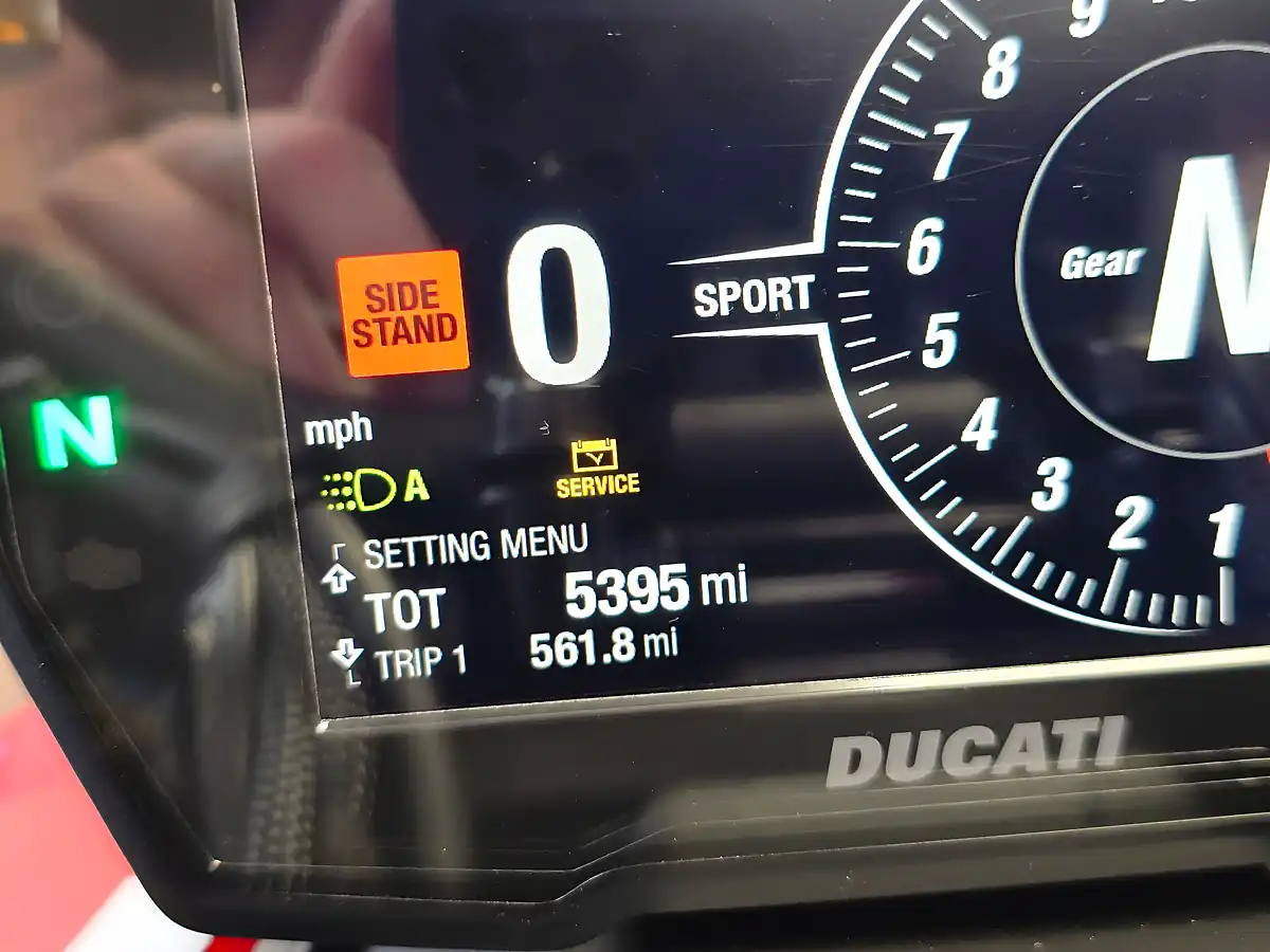 Used 2020 Ducati Streetfighter V4 S Red - Interior and Exterior details 14