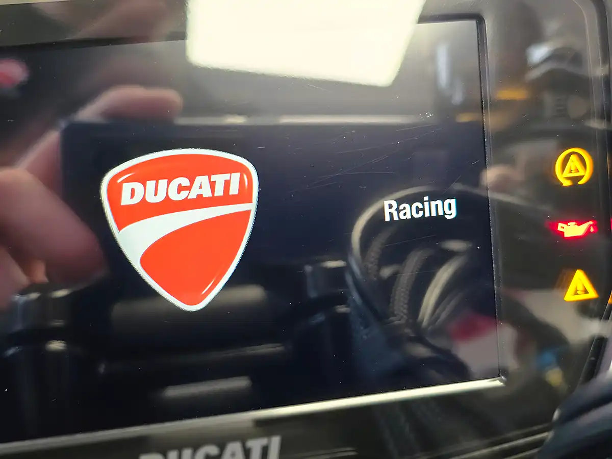 Used 2020 Ducati Streetfighter V4 S Red - Interior and Exterior details 15
