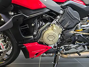 Used 2020 Ducati Streetfighter V4 S Red - Interior and Exterior details 18