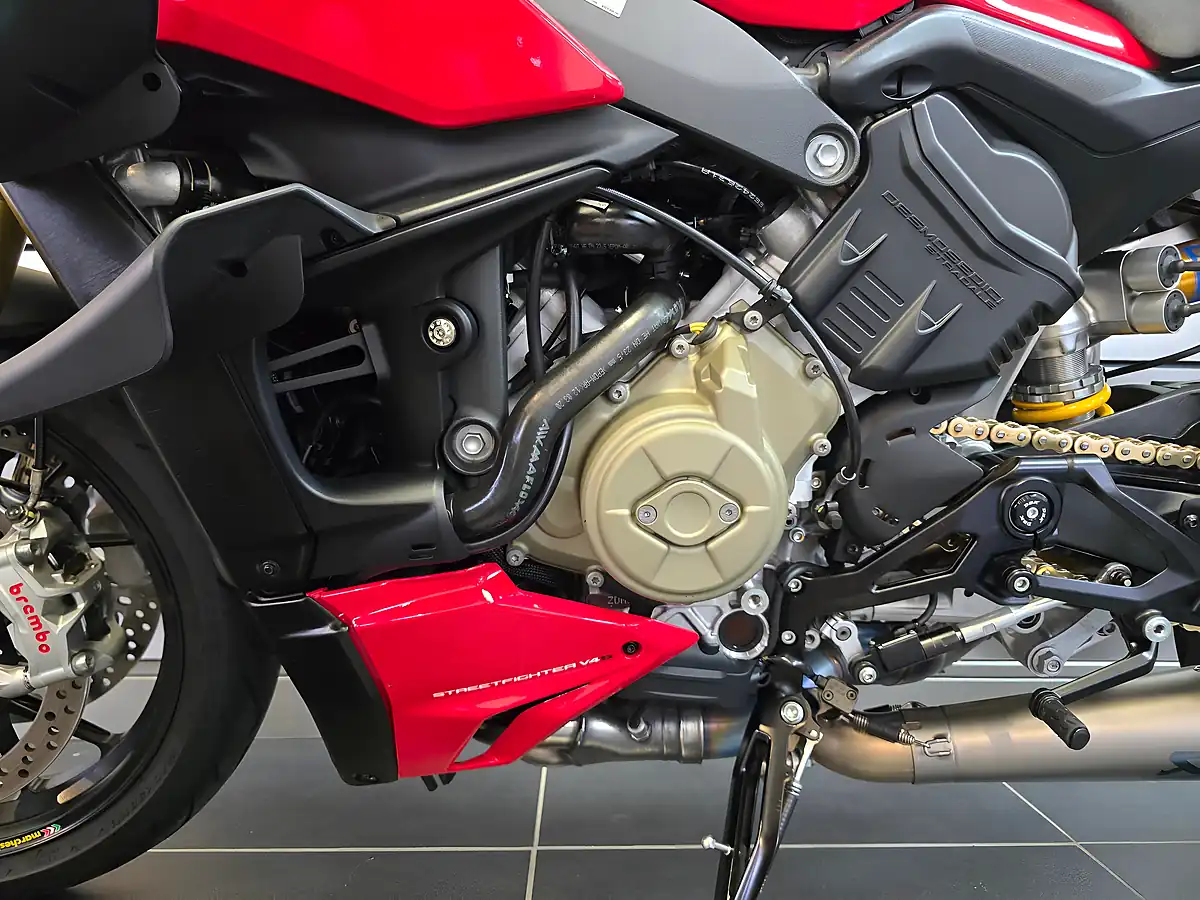 Used 2020 Ducati Streetfighter V4 S Red - Interior and Exterior details 18