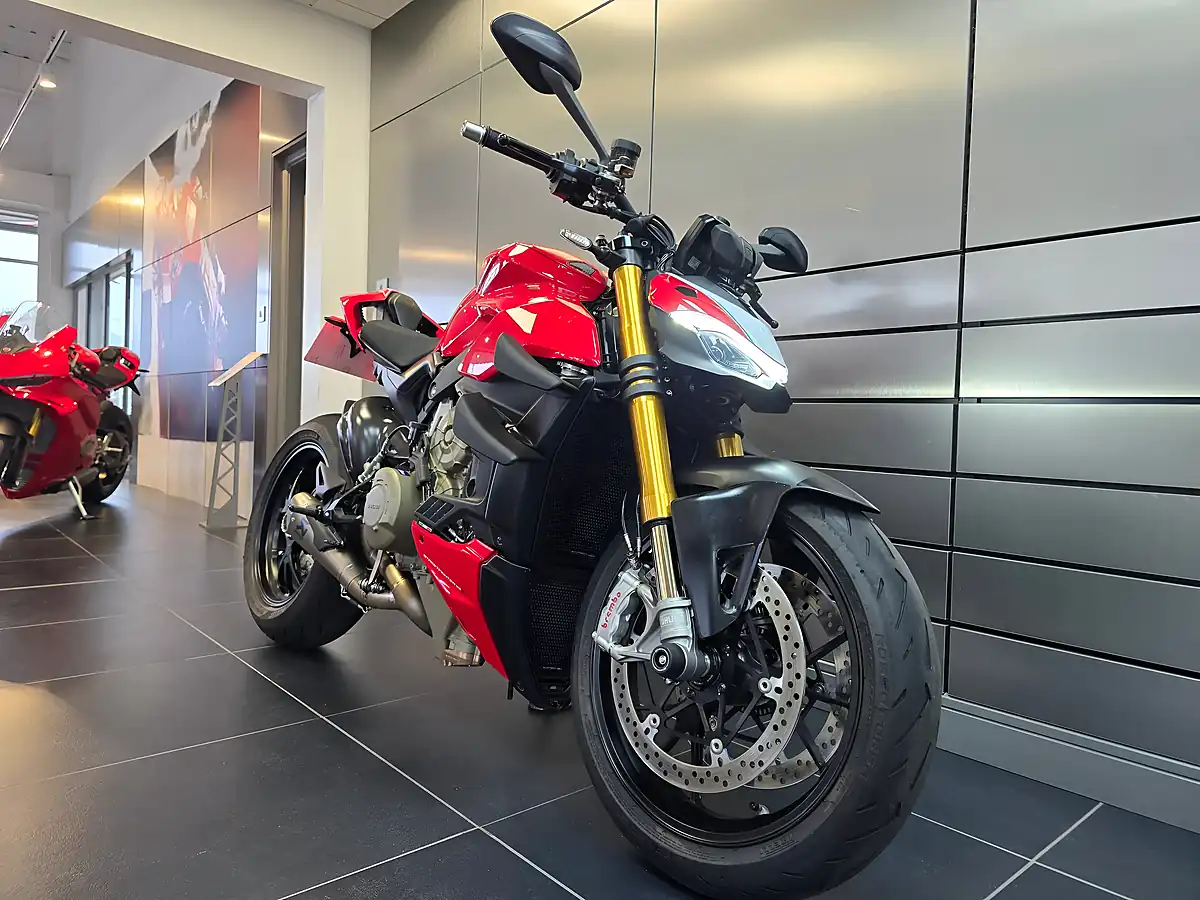 Used 2020 Ducati Streetfighter V4 S Red - Interior and Exterior details 2