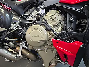 Used 2020 Ducati Streetfighter V4 S Red - Interior and Exterior details 8