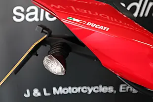 Used 2020 Ducati Streetfighter V4 S Red - Interior and Exterior details 14