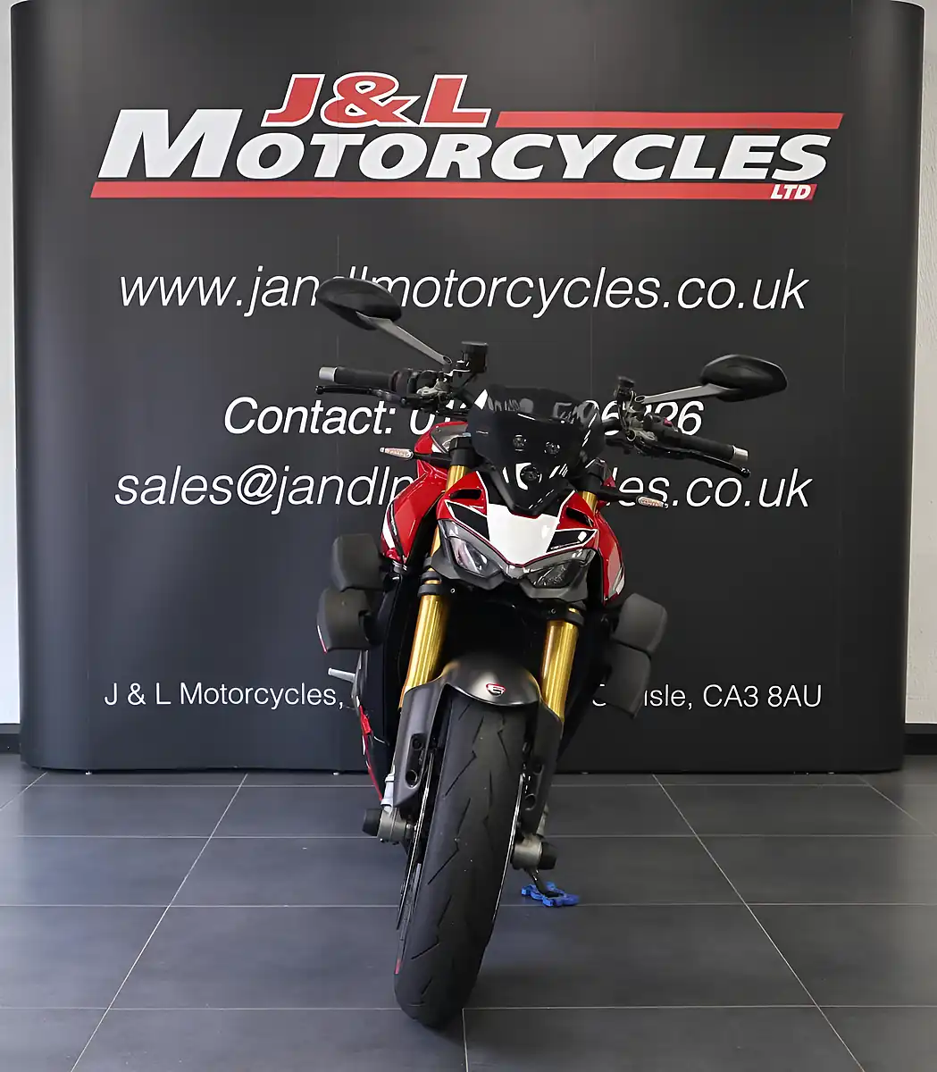 Used 2020 Ducati Streetfighter V4 S Red - Interior and Exterior details 4