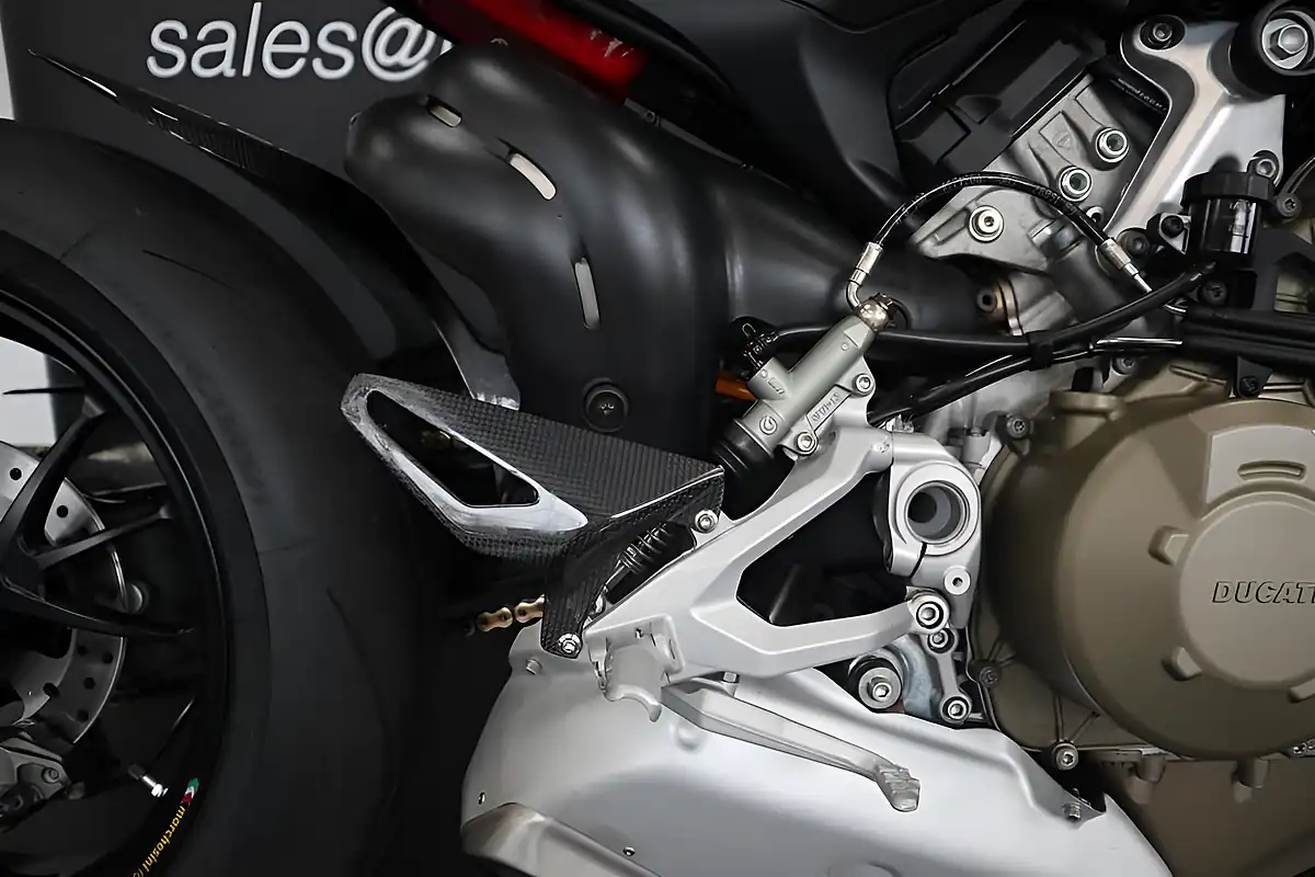Used 2020 Ducati Streetfighter V4 S Red - Interior and Exterior details 11