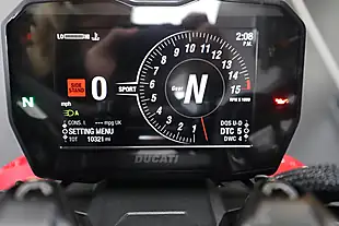 Used 2020 Ducati Streetfighter V4 S Red - Interior and Exterior details 13