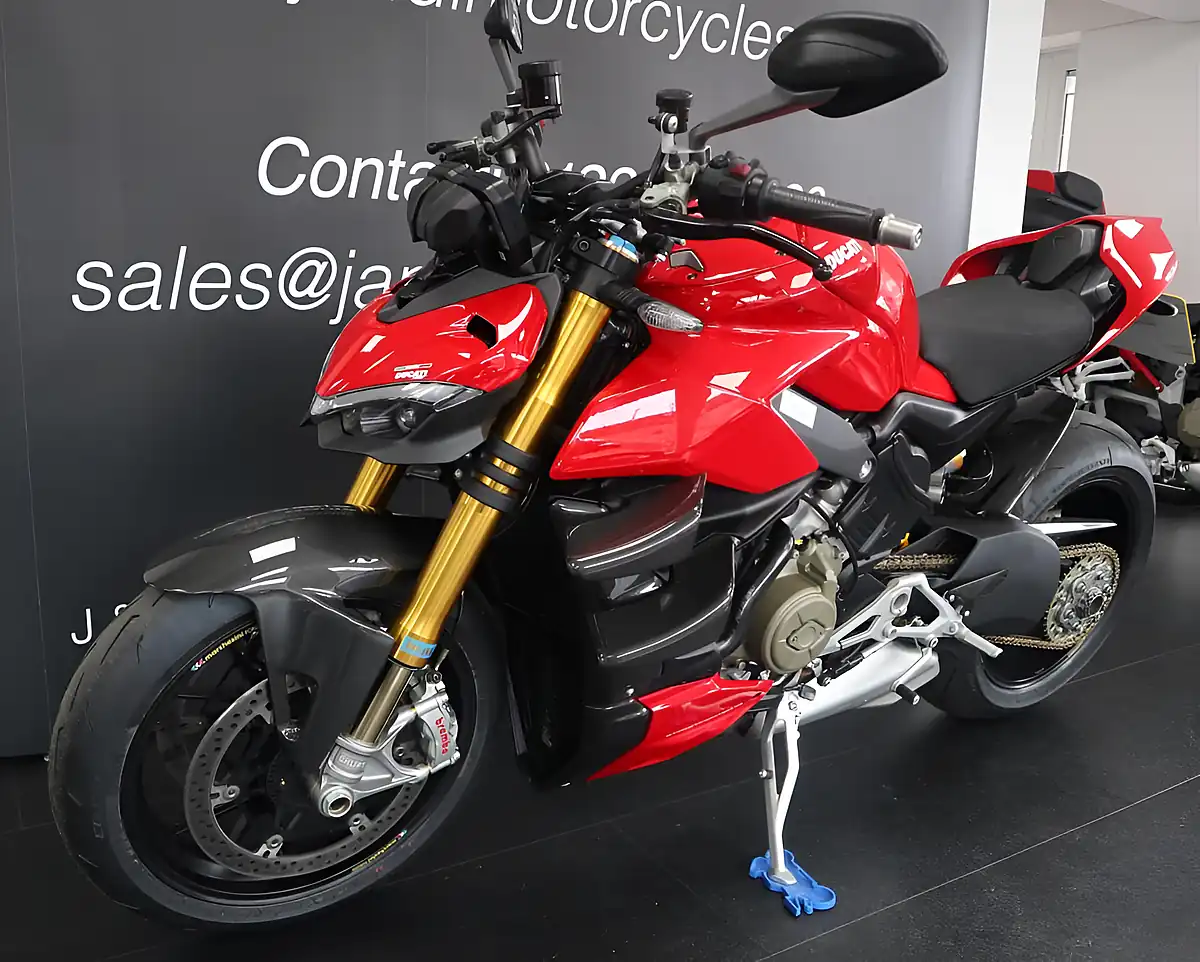 Used 2020 Ducati Streetfighter V4 S Red - Interior and Exterior details 6