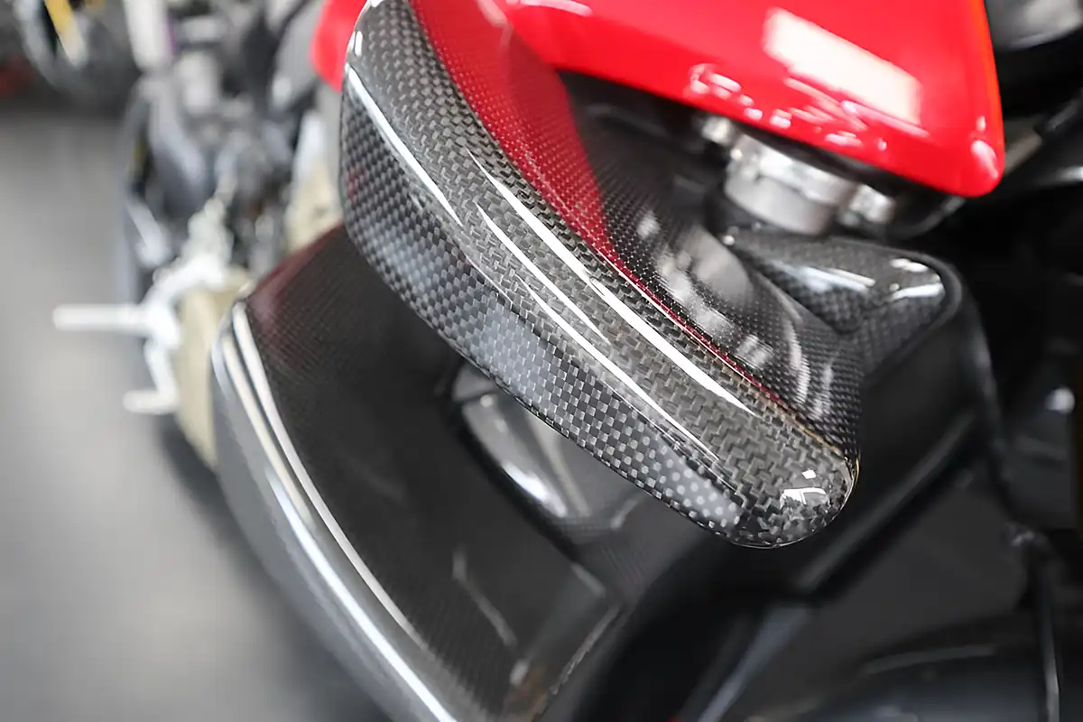 Used 2020 Ducati Streetfighter V4 S Red - Interior and Exterior details 7