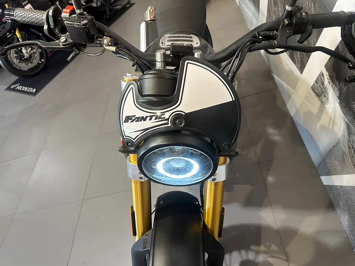 Used 2020 Fantic Flat Track 500 Matt Black Metallic - Interior and Exterior details 18