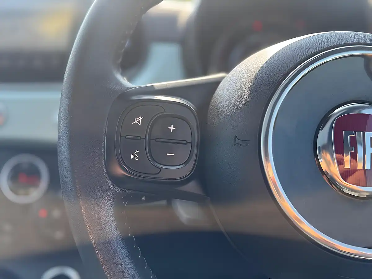 Used 2020 Fiat 500 Launch Edition Green - Interior and Exterior details 15