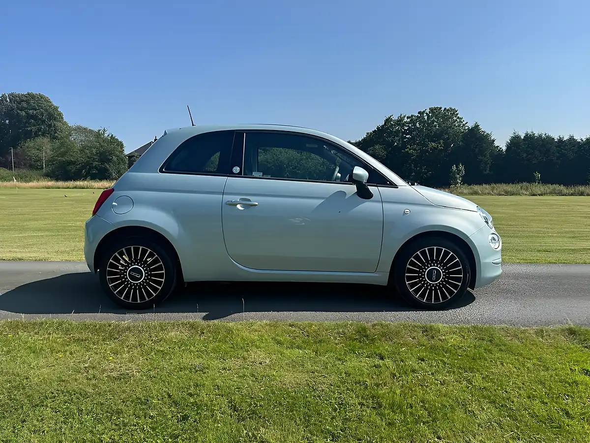 Used 2020 Fiat 500 Launch Edition Green - Interior and Exterior details 2