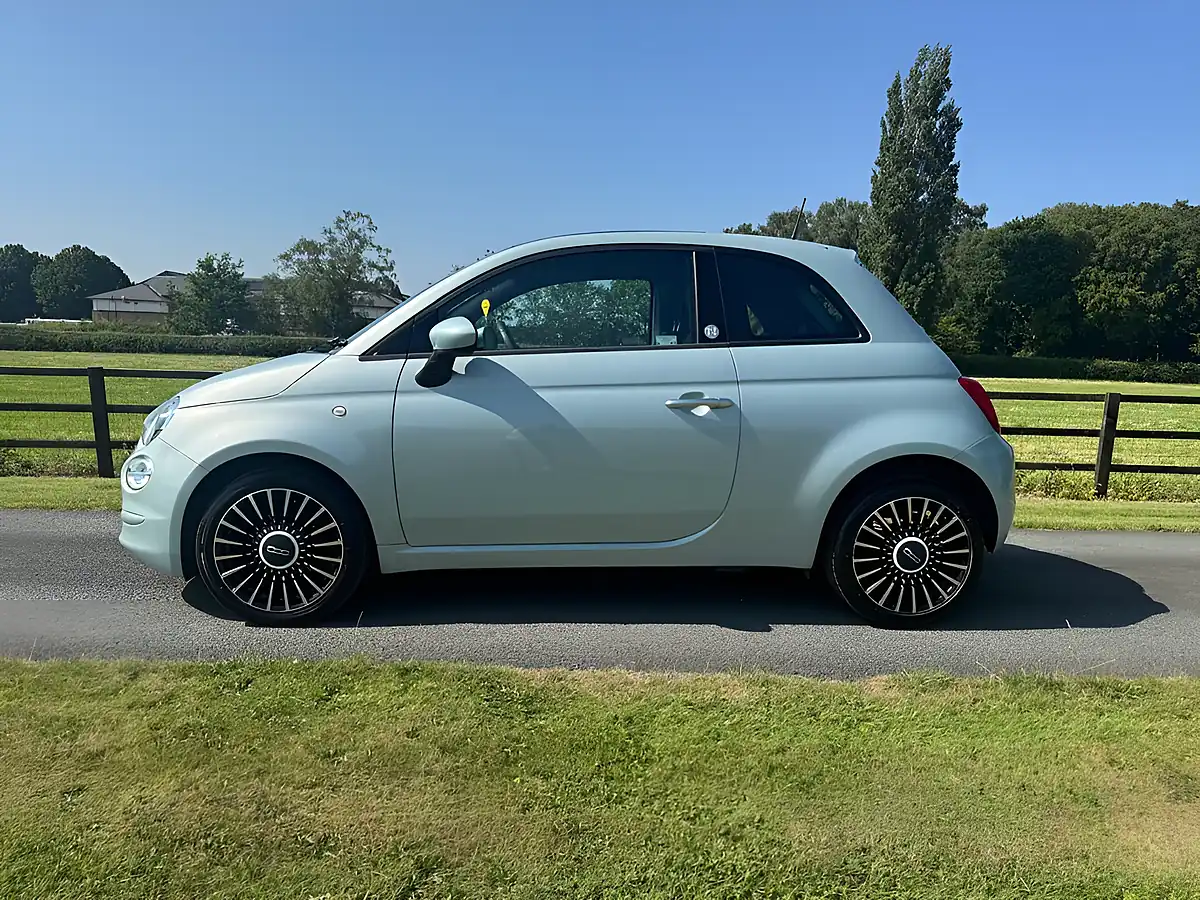 Used 2020 Fiat 500 Launch Edition Green - Interior and Exterior details 5