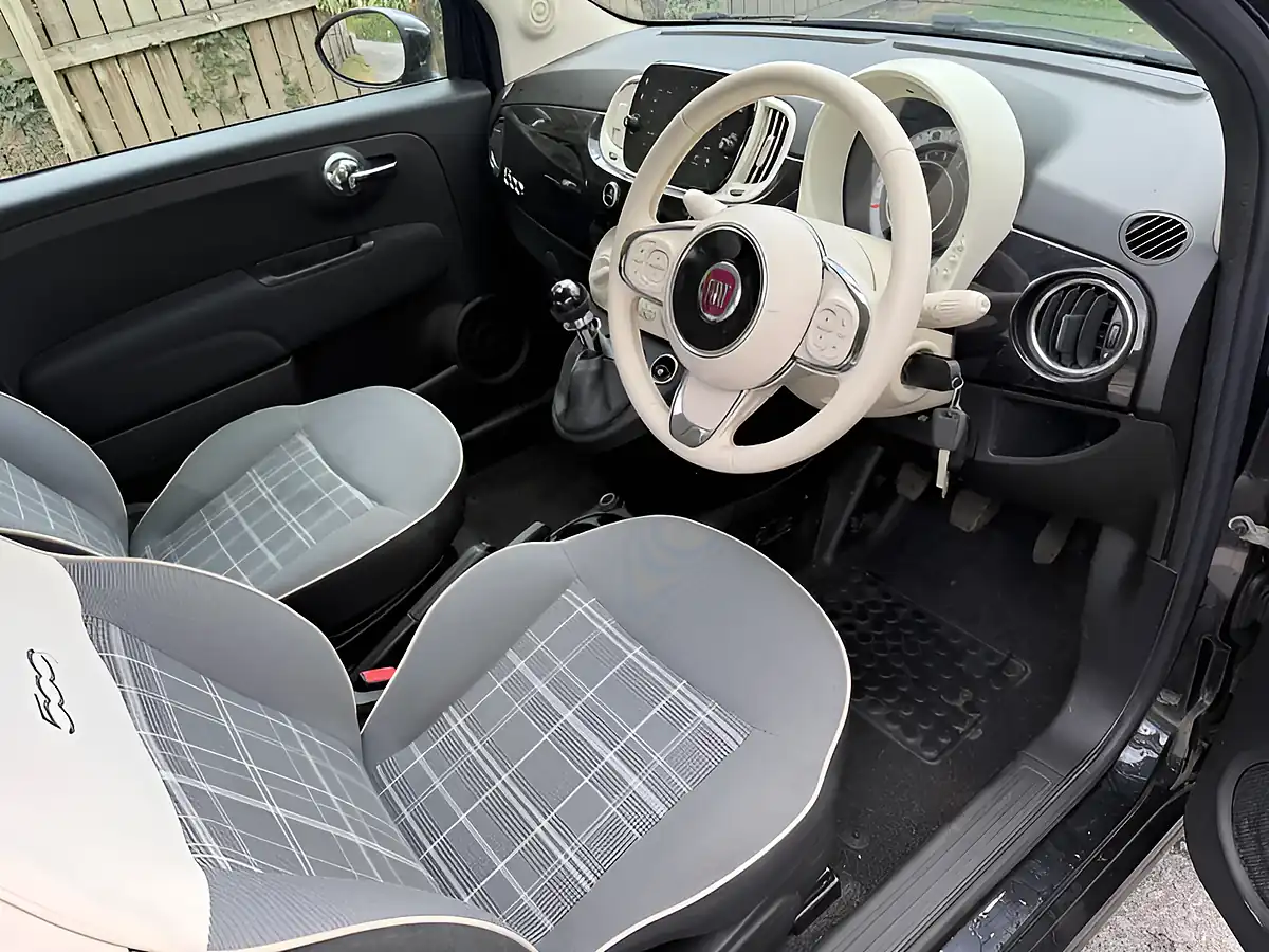 Used 2020 Fiat 500 Lounge Black - Interior and Exterior details 17