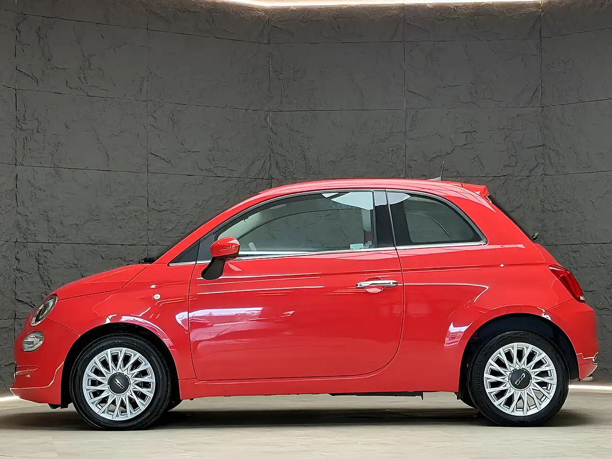 Used 2020 Fiat 500 Lounge Glam Coral - Interior and Exterior details 4