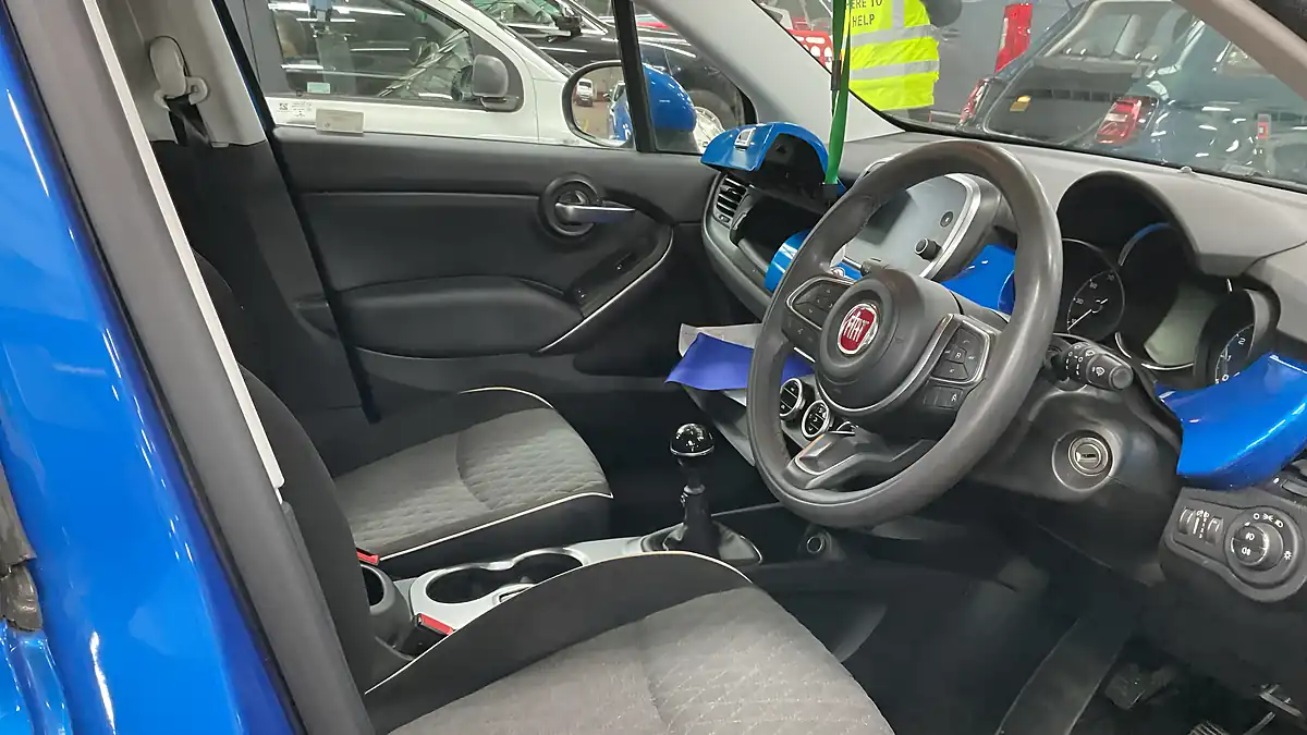 Used 2020 Fiat 500X City Cross Blue - Interior and Exterior details 10
