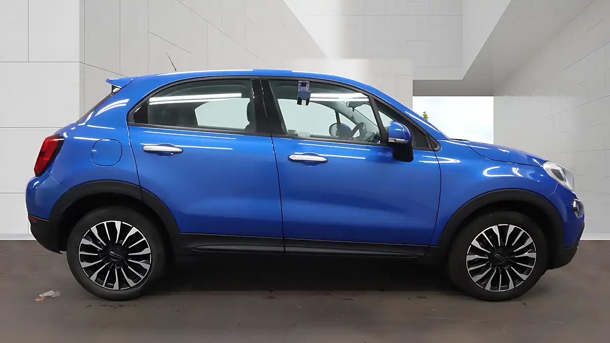 Used 2020 Fiat 500X City Cross Blue - Interior and Exterior details 6
