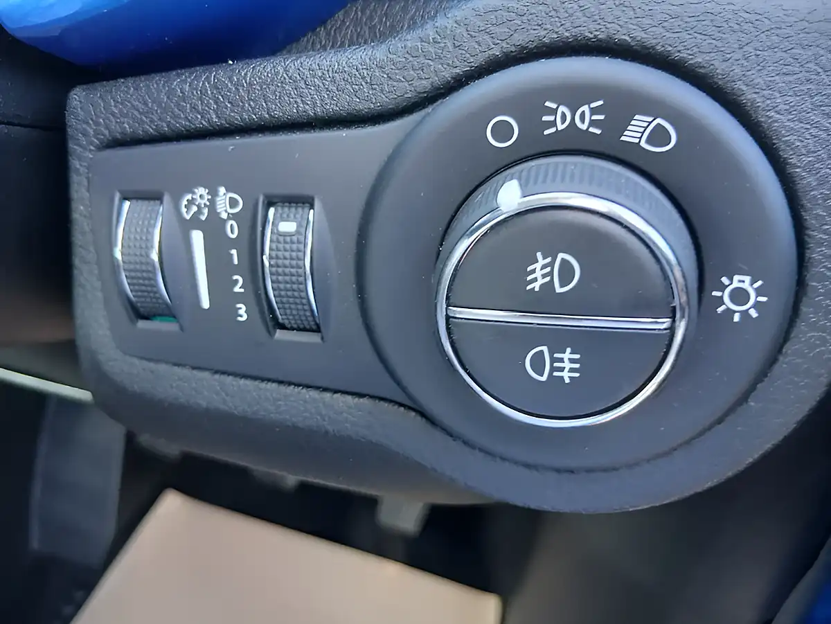 Used 2020 Fiat 500X City Cross Blue - Interior and Exterior details 11