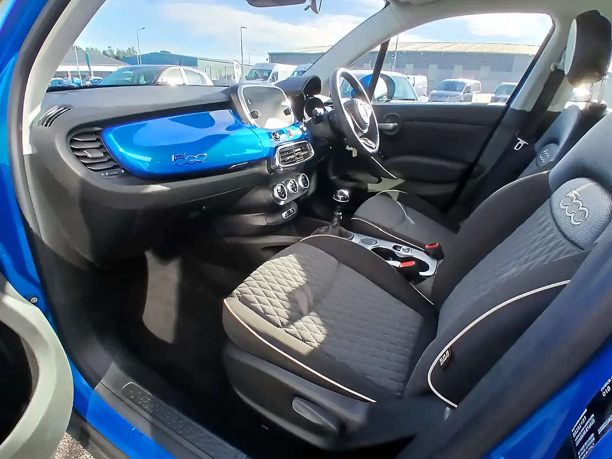 Used 2020 Fiat 500X City Cross Blue - Interior and Exterior details 17