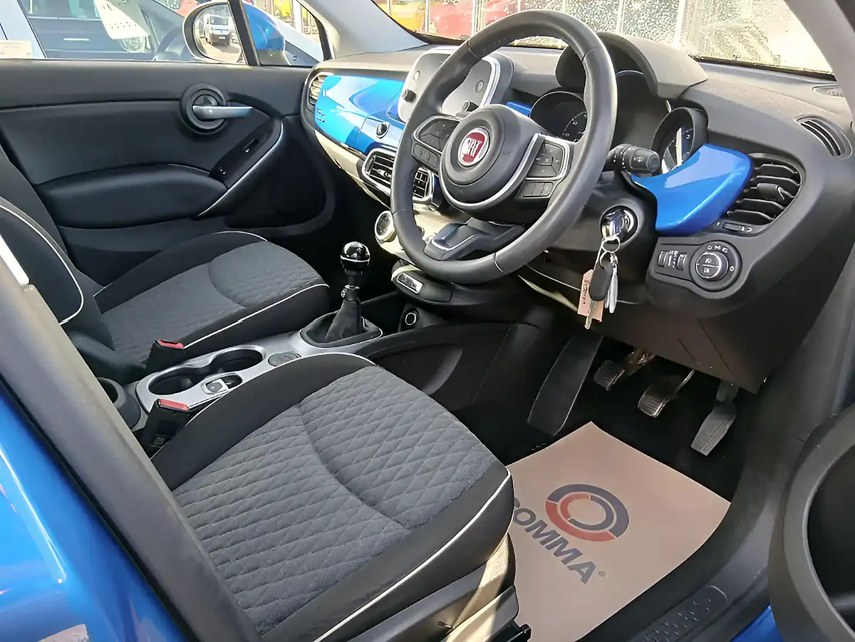 Used 2020 Fiat 500X City Cross Blue - Interior and Exterior details 8
