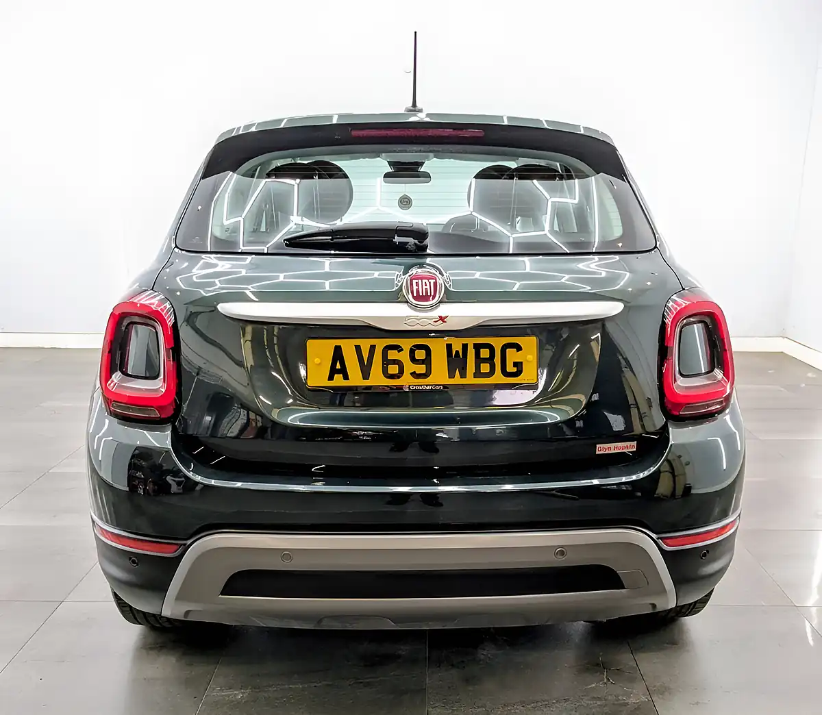 Used 2020 Fiat 500x City Cross Green - Interior and Exterior details 7