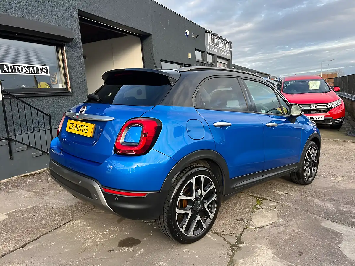 Used 2020 Fiat 500X Cross Plus Blue - Interior and Exterior details 4