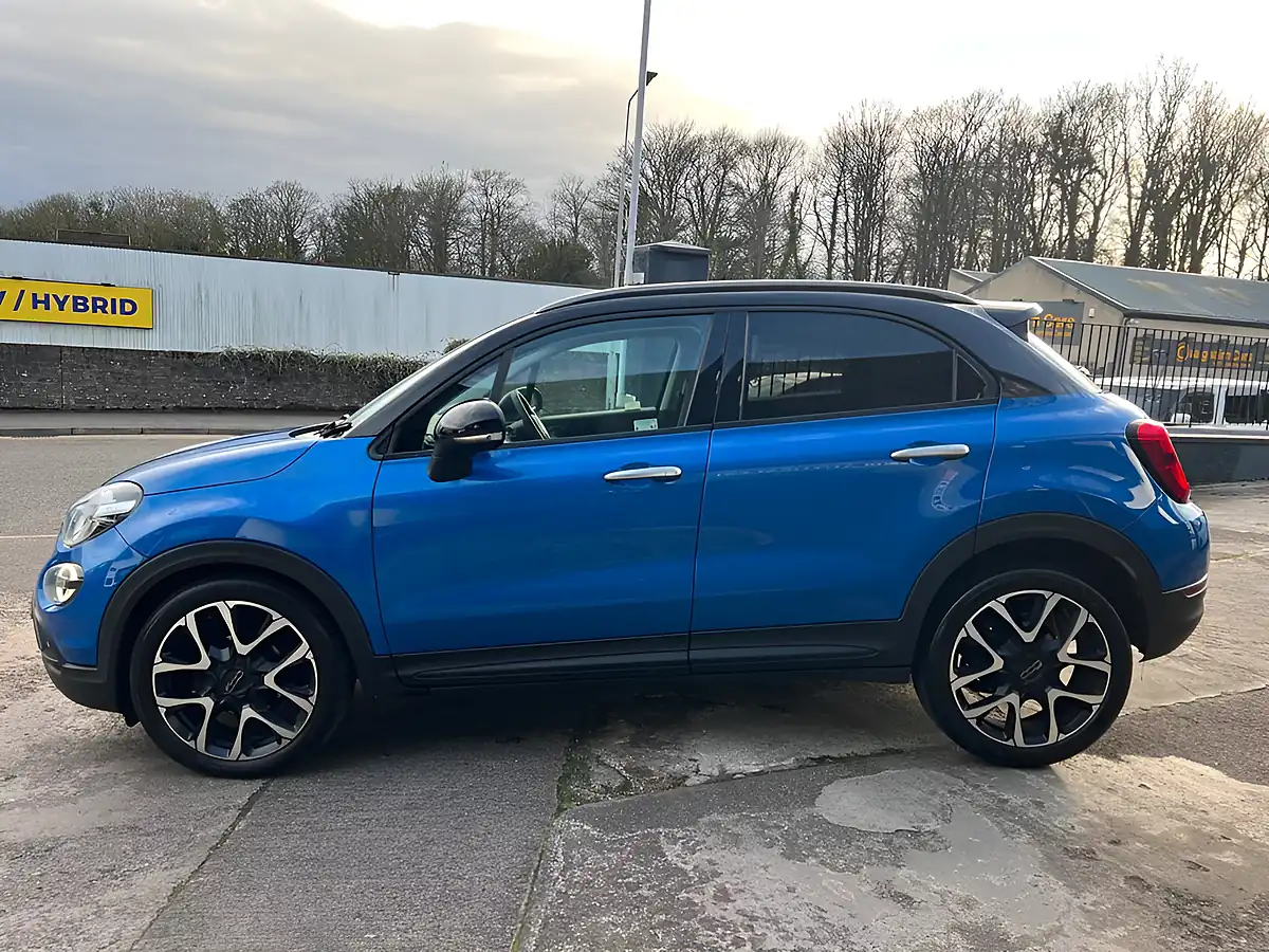 Used 2020 Fiat 500X Cross Plus Blue - Interior and Exterior details 7