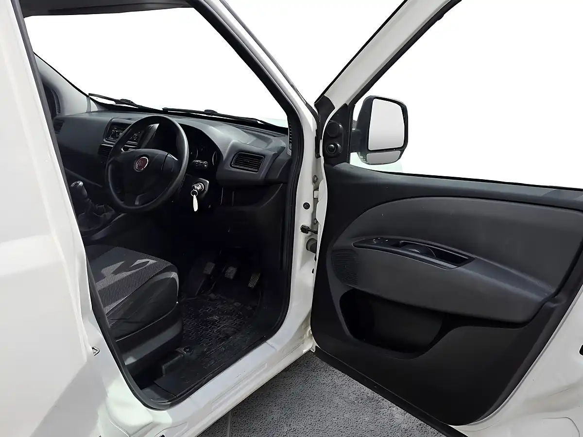 Used 2020 Fiat Doblo Cargo White - Interior and Exterior details 11