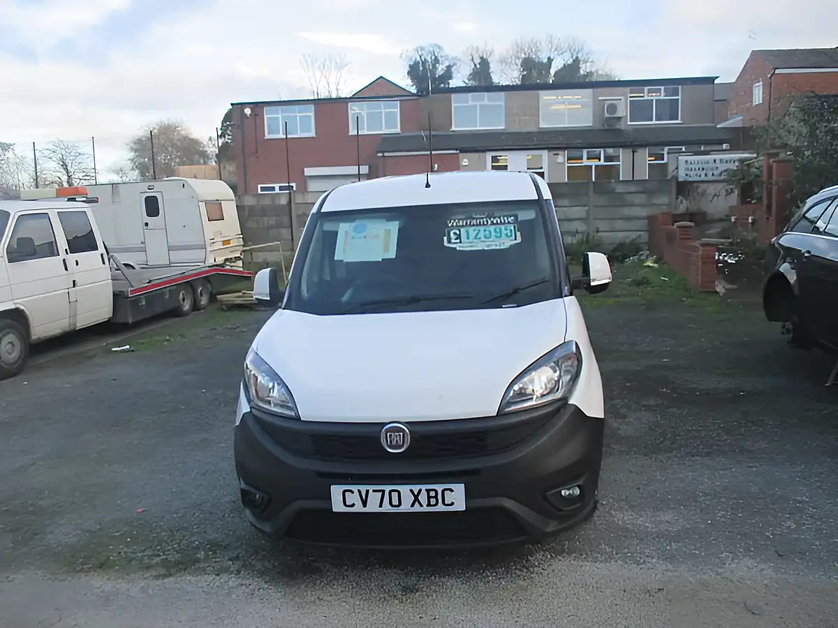 Used 2020 Fiat Doblo Tecnico Maxi White - Front View